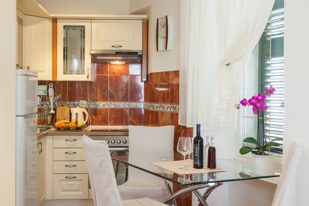 Apartments Kalalarga Deluxe Makarska Bilik gambar