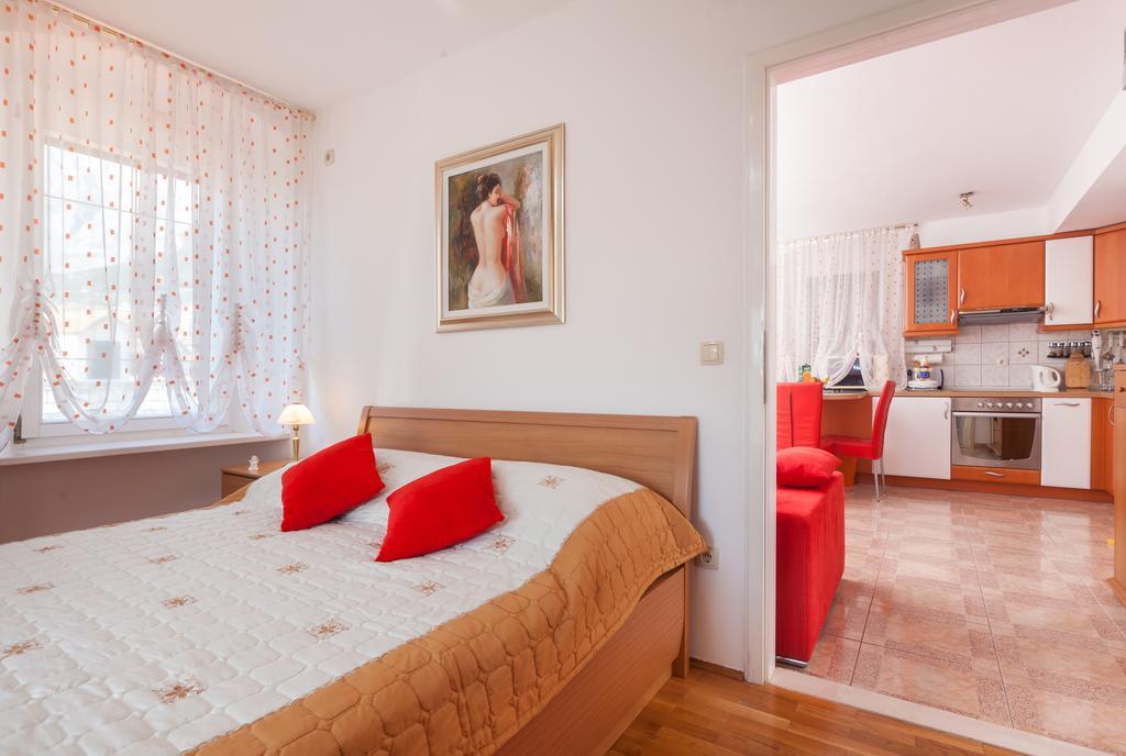 Apartments Kalalarga Deluxe Makarska Bilik gambar