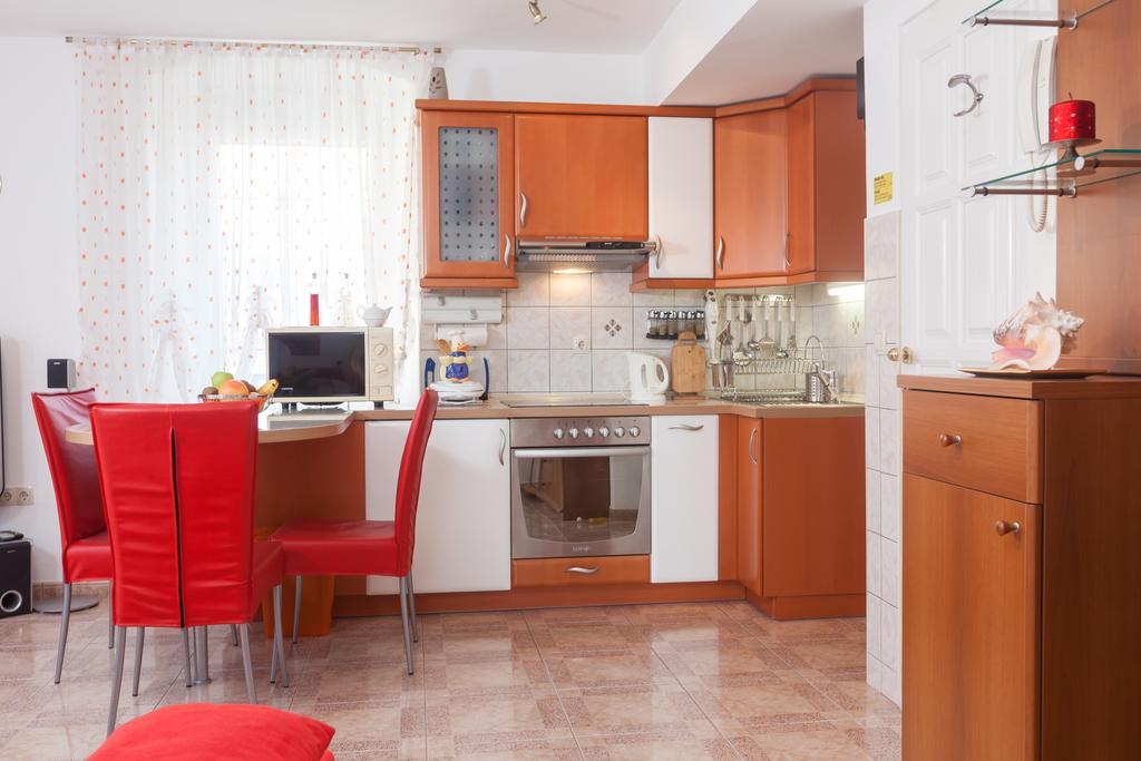 Apartments Kalalarga Deluxe Makarska Bilik gambar